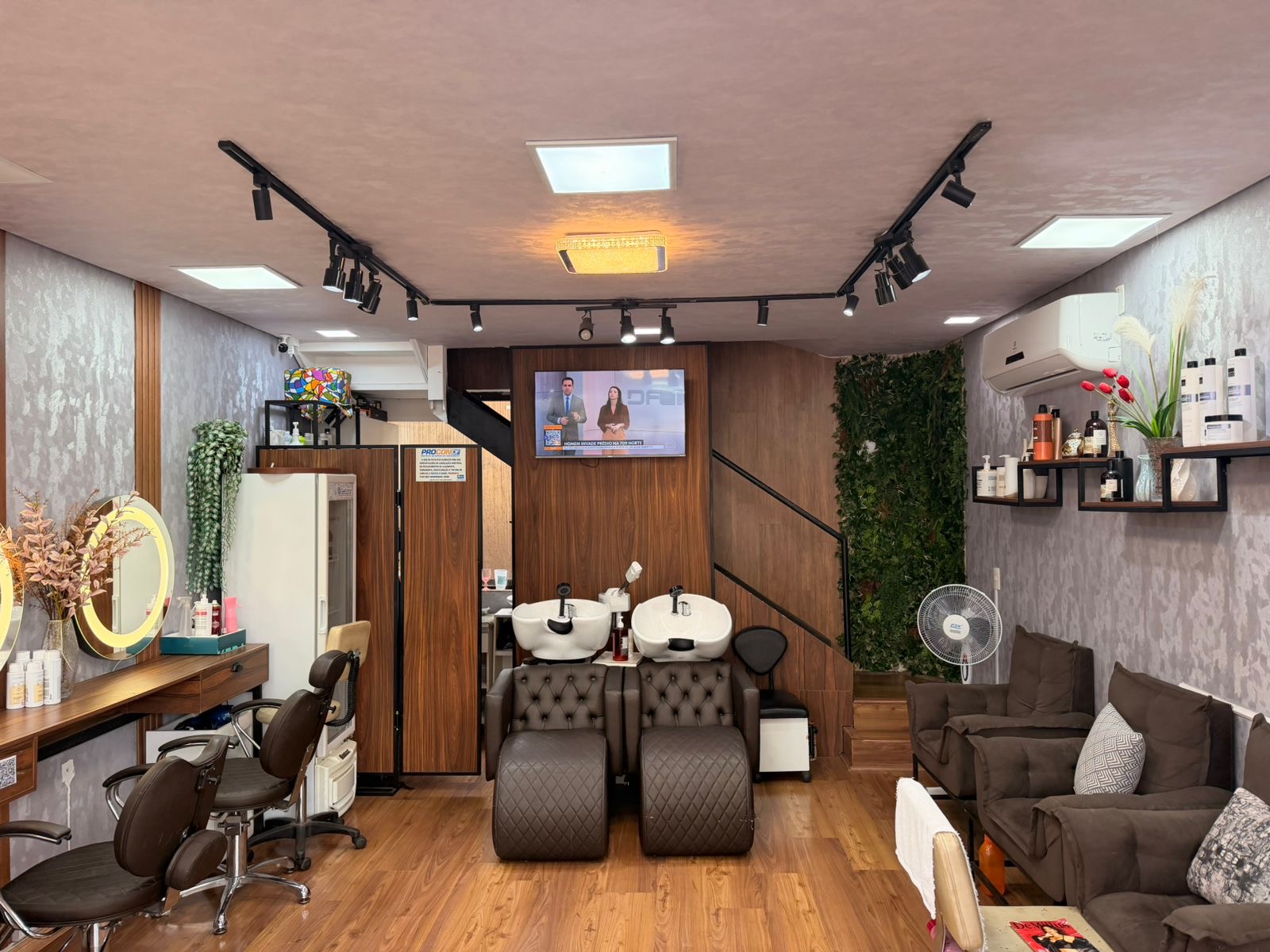 Interior do salão A Bunitta em Águas Claras